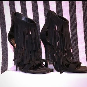 Fringe Peeptoe Heels!!💕🌻